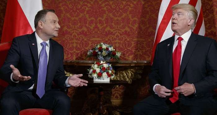 Президенти Польщі та США провели коротку зустріч у Давосі