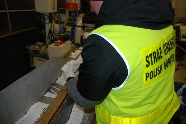 THE CRIMINAL GROUP TRADED SMUGGLED CIGARETTES FROM UKRAINE IN POLAND AND ITALY.