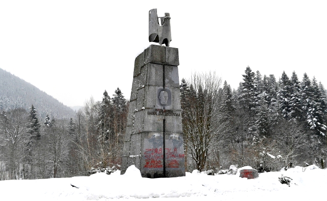 THE DISMANTLING OF THE MONUMENT TO GENERAL KAROL "WALTER" SVERCHEVSKY BEGAN