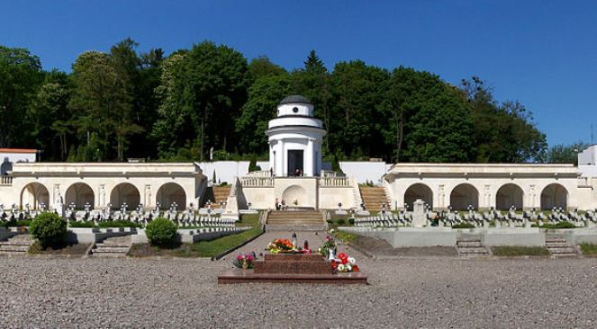Польська влада планує у квітні почати ремонт на Цвинтарі орлят у Львові