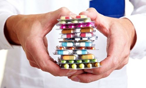 Половина куплених українцями лікарських засобів не має доведеної ефективності
