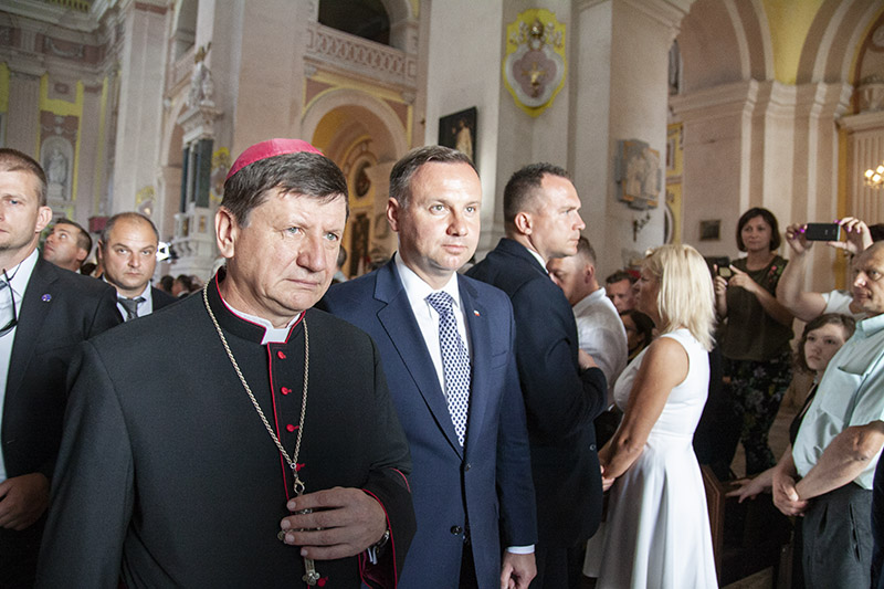 Передайте один одному знак миру: в Луцьку відбулося богослужіння за участю президента Польщі