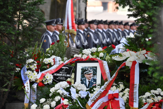Генерала Сцібора-Рильського поховали на Повонзковському цвинтарі