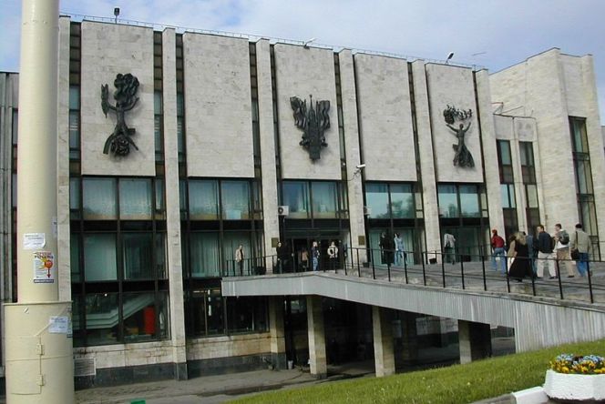 В МЗС Польщі звільнили всіх випускників «кузні кадрів» для КДБ
