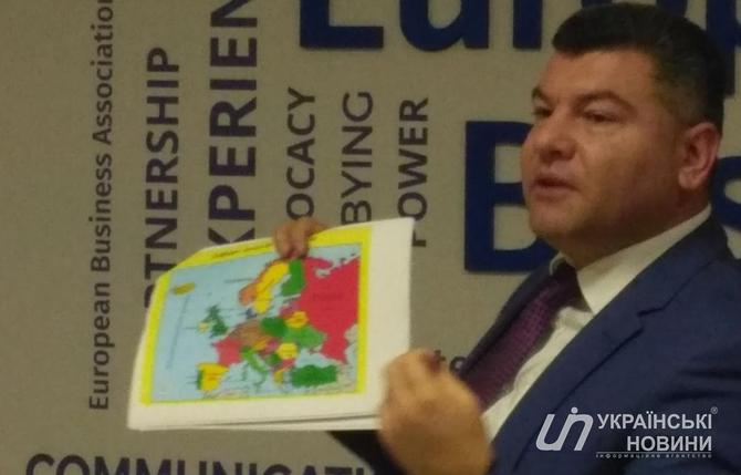 Очільник Укртрансбезпеки на публічному заході показав мапу з «російським» Кримом