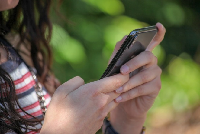 У Польщі іноземці отримуватимуть на мобільні СМС про небезпеку