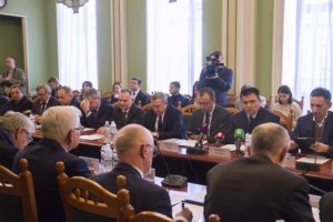 1 грудня 2018 року в Києві відбулась офіційна спільна зустріч обох частин Українсько-Польського форуму партнерства при Міністрах закордонних справ Польщі та України. 1 грудня 2018 року в Києві відбулась офіційна спільна зустріч обох частин Українсько-Польського форуму партнерства при Міністрах закордонних справ Польщі та України.
