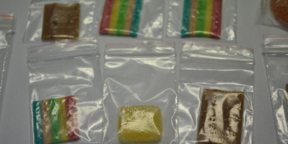 На пошті у Варшаві роздавали цукерки з LSD
