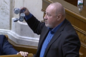 В штабе Гриценко нашли 5 устройств для прослушивания В штабе Гриценко нашли 5 устройств для прослушивания