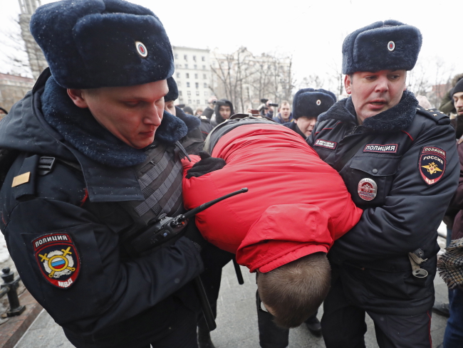 У кільканадцяти містах Росії відбулися Марші материнського гніву