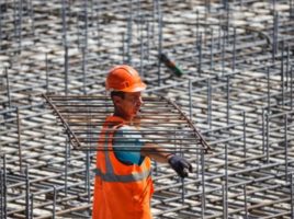 Третина жителів України хочуть поїхати працювати закордон Третина жителів України хочуть поїхати працювати закордон