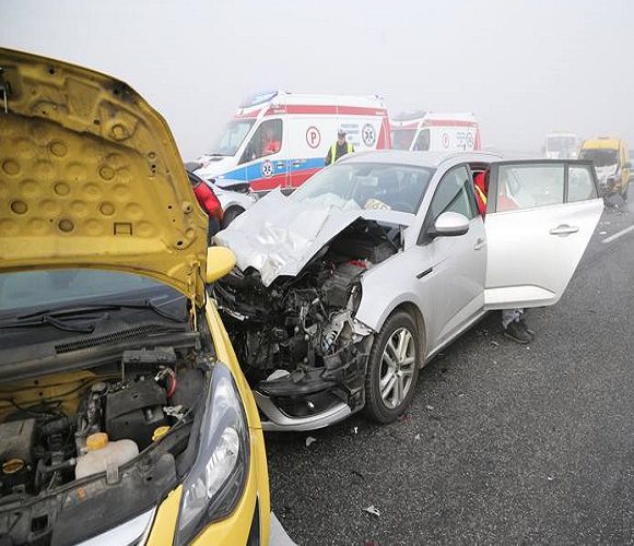 На Вроцлавській автостраді зіткнулося 16 автівок, троє поранених