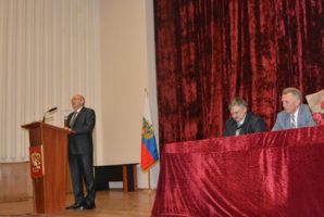 В Верховном суде Республики Крым проводили судью в почетную отставку. Может это Предательство? В Верховном суде Республики Крым проводили судью в почетную отставку. Может это Предательство?