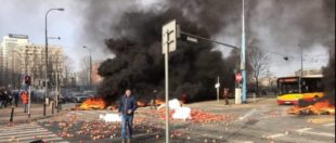 У Варшаві пройшла маштабна акція протесту фермерів (відео) У Варшаві пройшла маштабна акція протесту фермерів (відео)