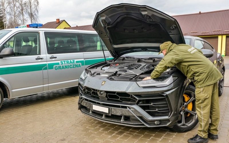Українець намагався вивезти з Польщі Lamborghini за 10 мільйонів гривень