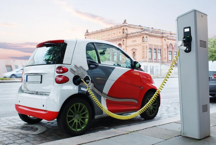В Польщі почнуть серйозно випускати електричні автомобілі
