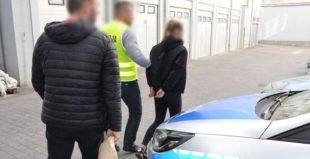 Продавець використала факт, що клієнти не забирали товарні чеки