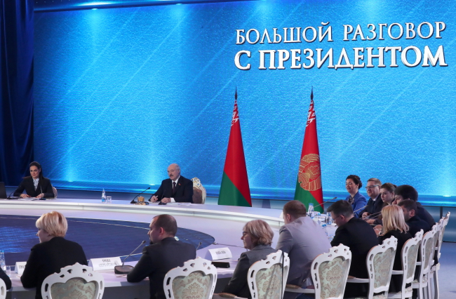 Лукашенка про податковий маневр Росії: переживемо це