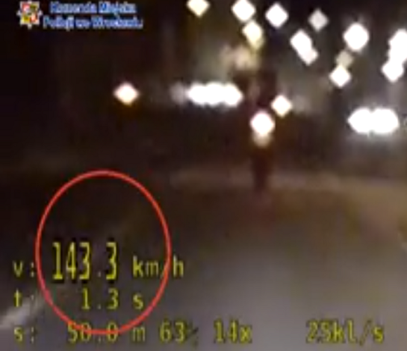 У Вроцлаві затримали мотоцикліста, який гасав центром зі швидкістю 143 км/год. (відео)