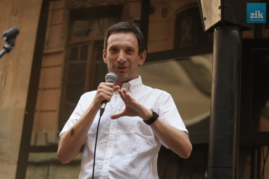 Хоть коня,хоть шоумена:Сигнал, который олигархи послали украинскому политическому классу,–Портников