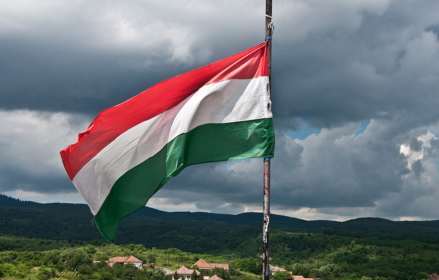 Угорщина проти українського закону про мову