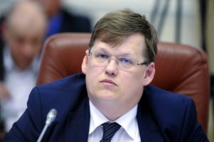 «На зарплату 4100 можна жити і нівчому собі не відмовляти..» — Павло Розенко. А ви що думаєте?