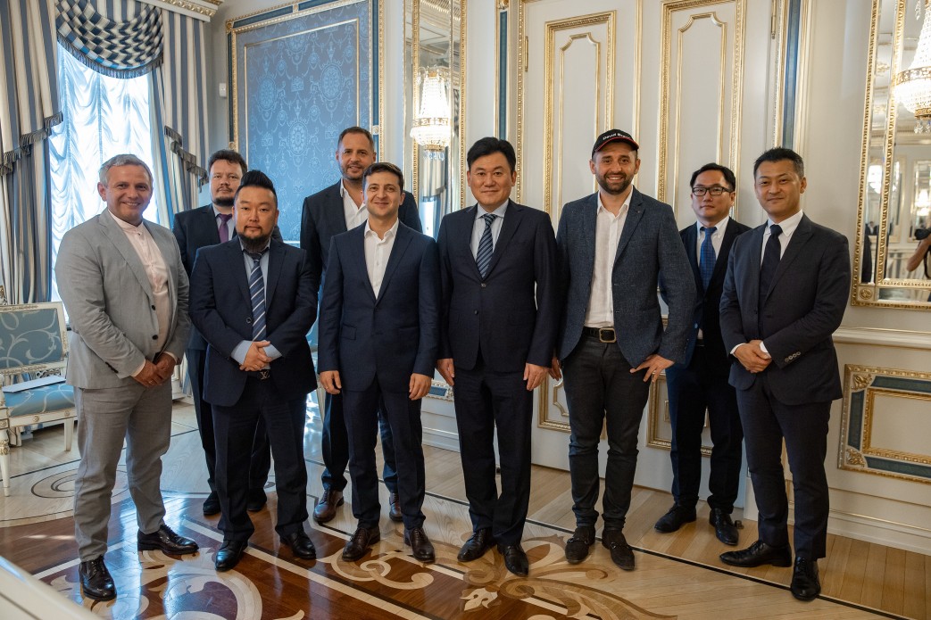Президент Украины встретился с основателем японской компании Rakuten Хироши Микитани