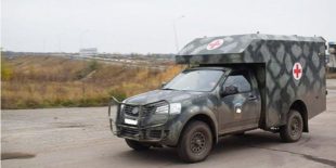 Бойовики обстріляли авто волонтерів на Донбасі: поранено двох медиків Бойовики обстріляли авто волонтерів на Донбасі: поранено двох медиків