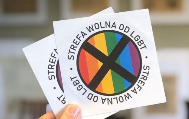 Стикери «Зона без ЛГБТ» неоднозначно сприйняли у Польщі