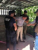 Спіймано київського поліцейського начальника, який обклав даниною ігровий бізнес (фото) Спіймано київського поліцейського начальника, який обклав даниною ігровий бізнес (фото)