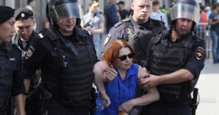 Правозахисники в Росії критикують поліцію за жорстокість Правозахисники в Росії критикують поліцію за жорстокість