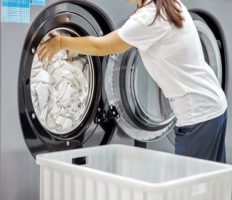 В Гожуві Великопольському чоловік у пральні застрелив молоду українку