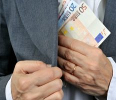 Цьогоріч зарплата українців у Польщі може зрости на 20 %