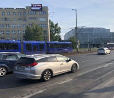 У центрі Вроцлава жінка загинула під колесами трамвая У центрі Вроцлава жінка загинула під колесами трамвая
