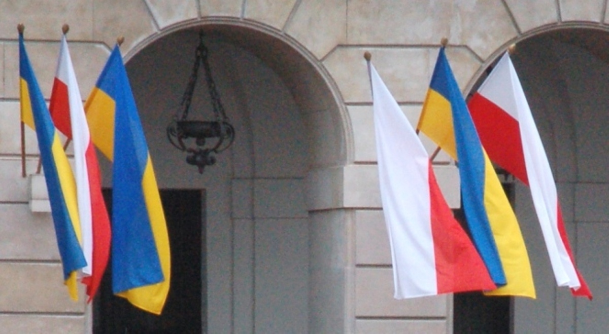 У Києві підтвердили Польщі готовність зняття мораторію на ексгумації