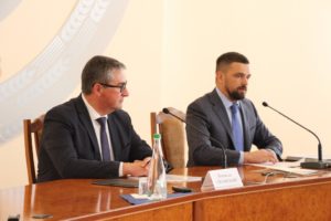 Первый заместитель руководителя Офиса Президента представил нового главу Винницкой ОГА Первый заместитель руководителя Офиса Президента представил нового главу Винницкой ОГА