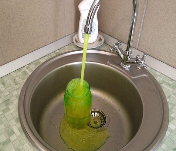 Увага! У Вроцлаві з крана тектиме зелена вода?