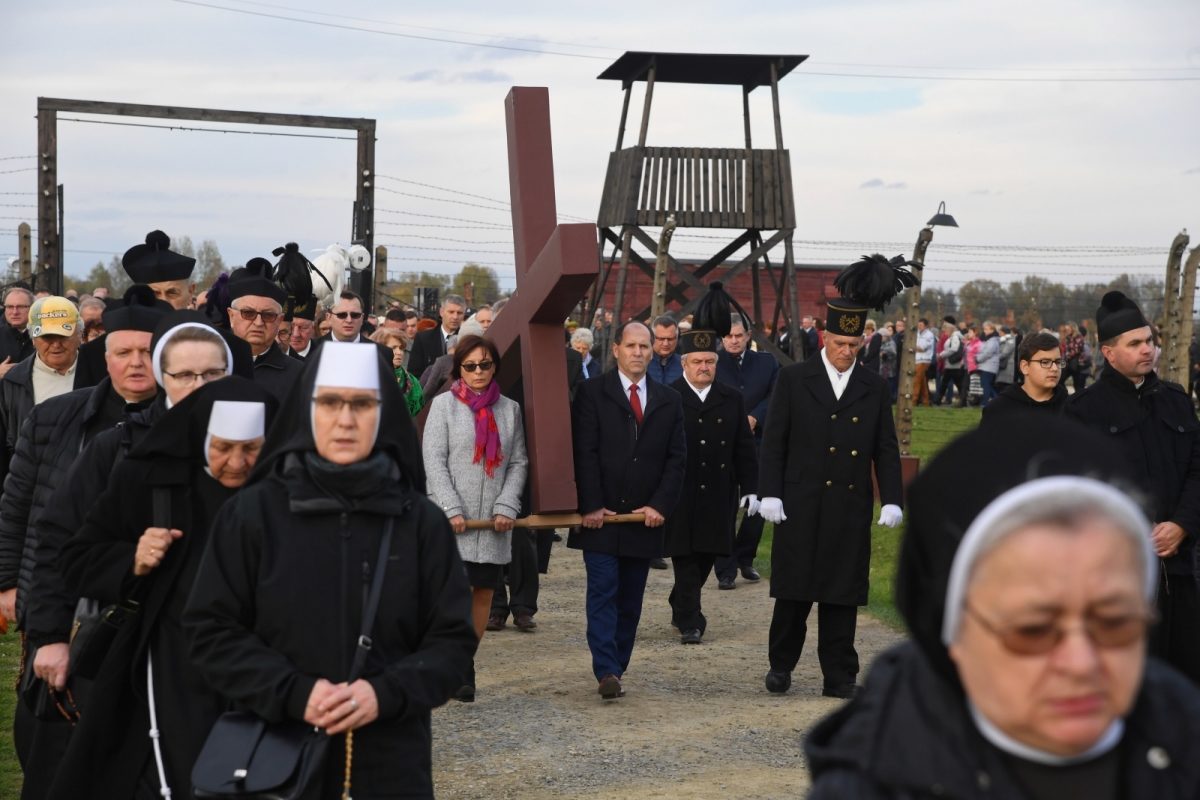 В Аушвіц-ІІ-Біркенау молилися за жертв нацистських і радянських таборів