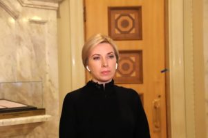 Людина приходить на державну посаду заради престижу та відповідальності, а не заради грошей