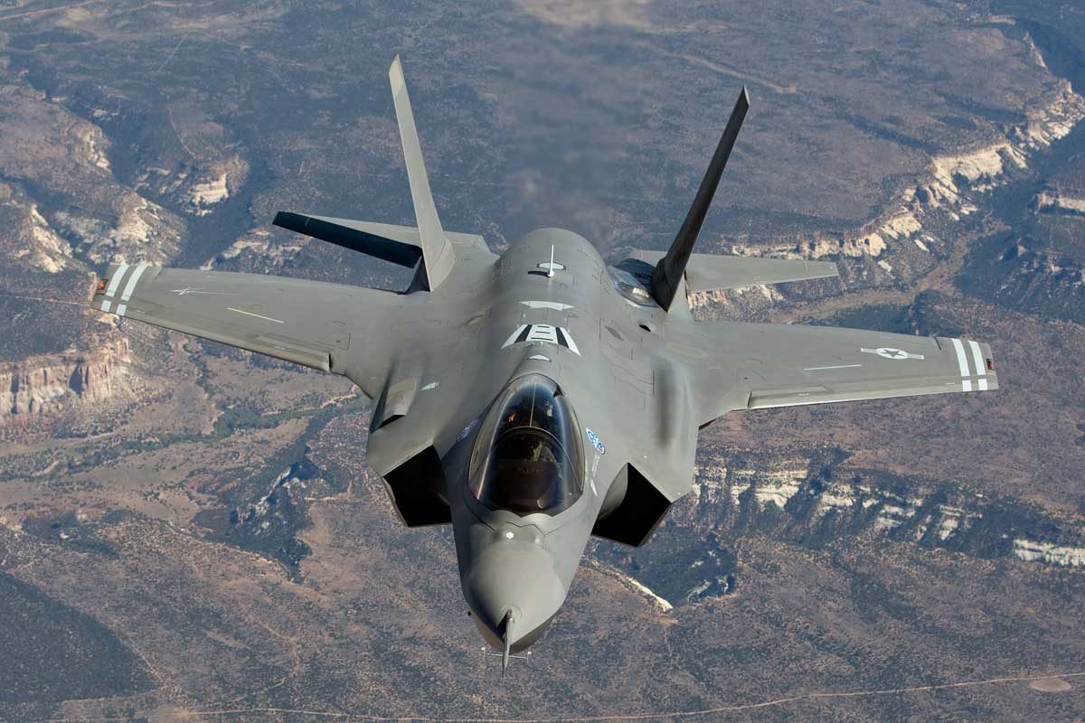 Міністр національної оборони підпише контракт на закупівлю винищувачів F-35