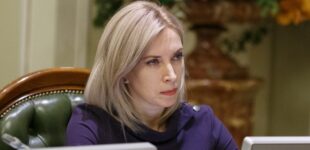 Ріст зарплат чиновників має залежати від росту зарплат усіх громадян