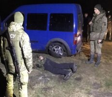 У Раві-Руській українець протаранив пункт пропуску: йому загрожує 2 роки ув’язнення