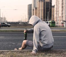 В Польщі чоловік порушив умови карантину, бо… хотів напитися. Заплатить 30 тис. злотих В Польщі чоловік порушив умови карантину, бо… хотів напитися. Заплатить 30 тис. злотих