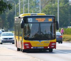 У Вроцлаві введено ліміти на кількість пасажирів в громадському транспорті (ЗМІНИ) У Вроцлаві введено ліміти на кількість пасажирів в громадському транспорті (ЗМІНИ)