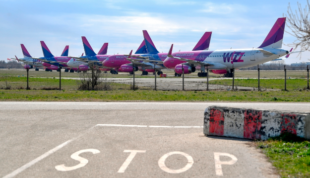 Wizz Air закриває свої бази у Польщі Wizz Air закриває свої бази у Польщі