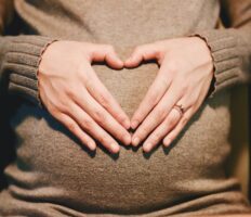 Відтепер вагітні жінки в Польщі отримуватимуть безкоштовні ліки