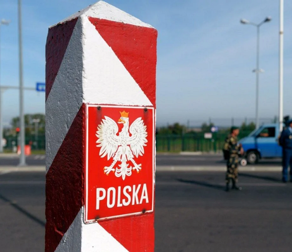 Хто та де відтепер може перетинати польський кордон?