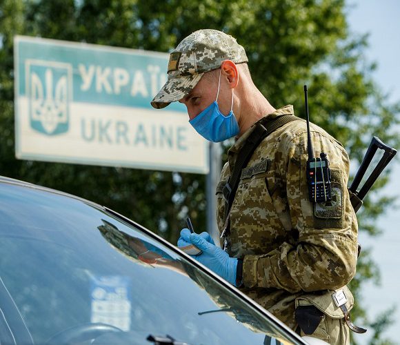 Україна дозволила іноземцям перетинати кордон з туристичною метою: карантин проходитимуть не всі