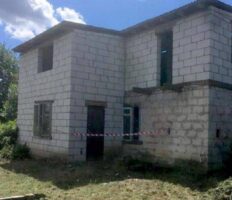 В Польщі пара хотіла купити дім, але під час огляду ледь не розпрощалась з життям