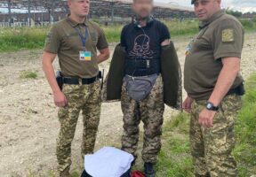 На кордоні з Польщею затримали лже-прикордонника